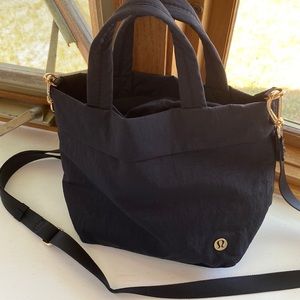 Lululemon crossbody